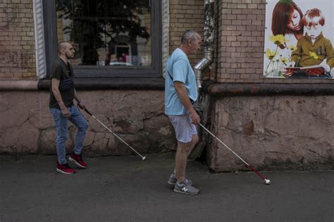 Ukrainian soldiers who were blinded in combat face the new battle of navigating the world again